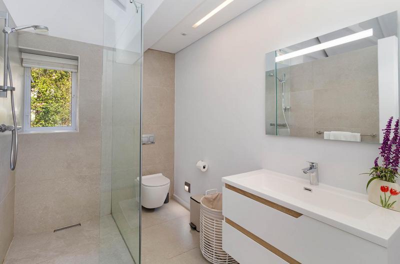 To Let 4 Bedroom Property for Rent in Steenberg Estate Western Cape